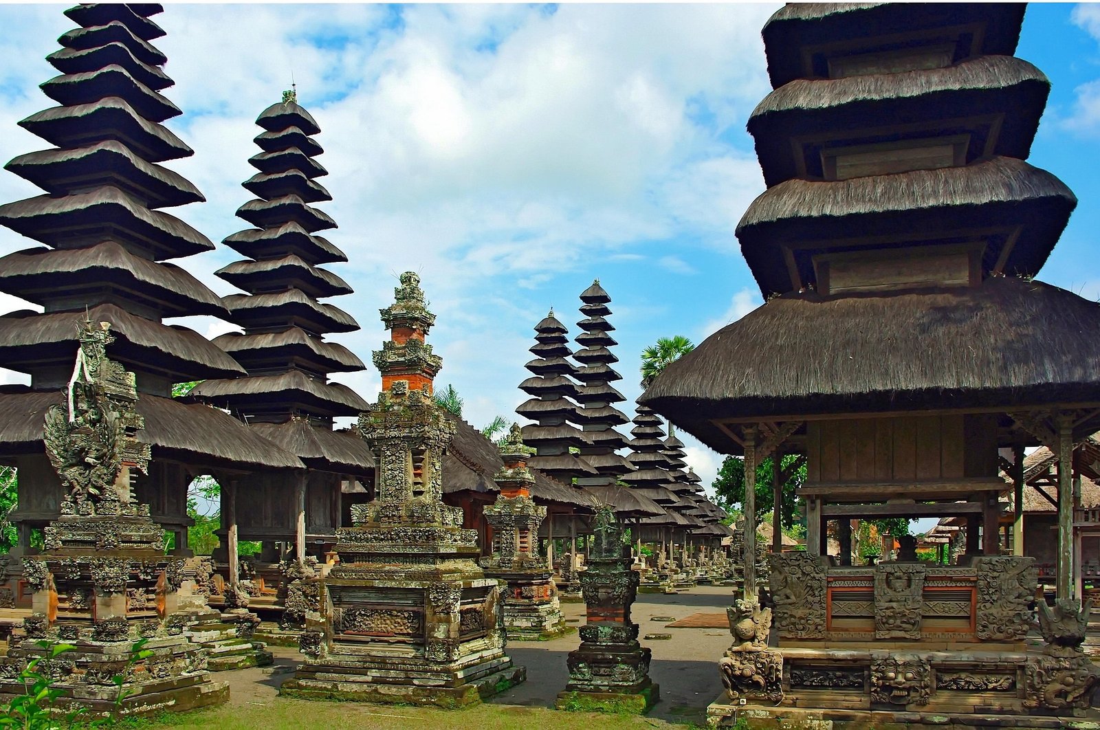 Taman Ayun Temple: The Royal Legacy of Bali’s Garden Sanctuary