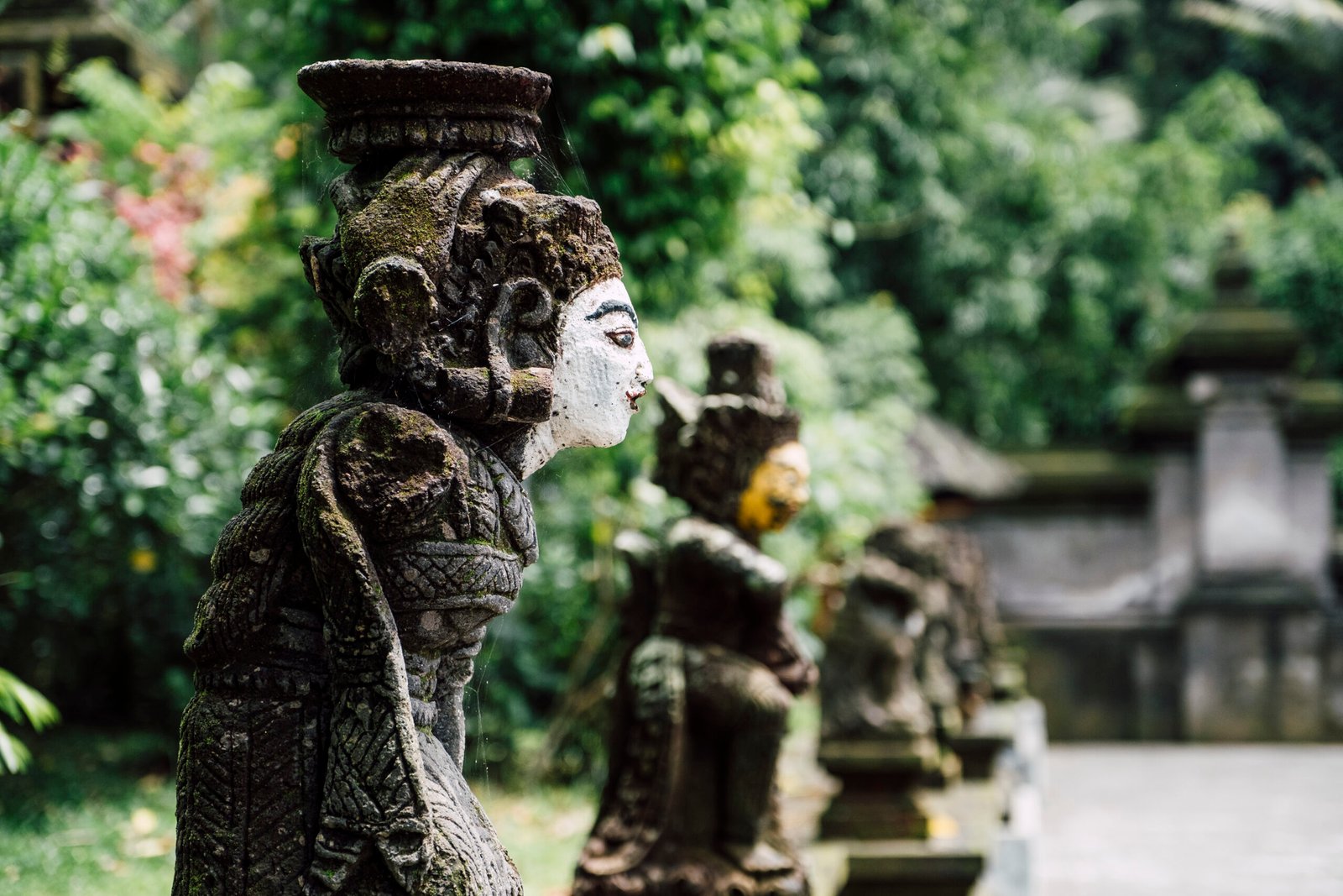 Taman Ayun vs Tanah Lot